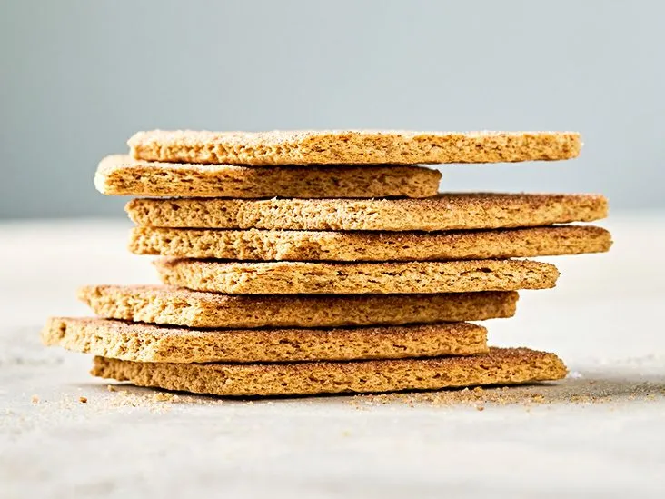 Are Graham Crackers a Healthy Snack? Nutrition, Benefits, and Drawbacks